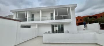 CASA DE VENTA CUMBAYA