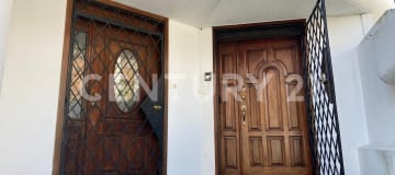 Oficina remodelada en Quito centro-norte, 324m², USD 2,000