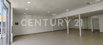 Local comercial 107m² + mezzanine en CC Shopping San Eduardo