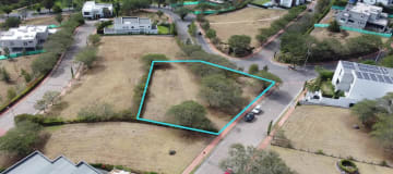 TERRENO EN VENTA EN EXCLUSIVA URBANIZACIÓN PRIVADA DE CUMBAYÁ