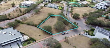 TERRENO EN VENTA EN EXCLUSIVA URBANIZACIÓN PRIVADA DE CUMBAYÁ