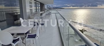Departamento nuevo frente al mar en Manta, listo para mudanza