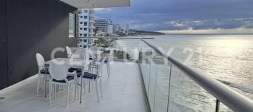 Departamento nuevo frente al mar en Manta, listo para mudanza