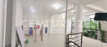 Local comercial en zona de alta afluencia - ideal para oficinas