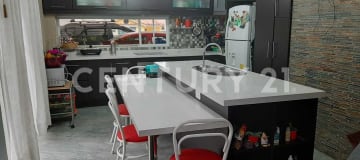 Casa en Eucaliptos Valle: amplitud y conectividad cerca de Quito