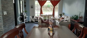 Casa en Eucaliptos Valle: amplitud y conectividad cerca de Quito
