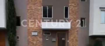 Casa en conjunto en Ushimana - 186m² y 3 plantas