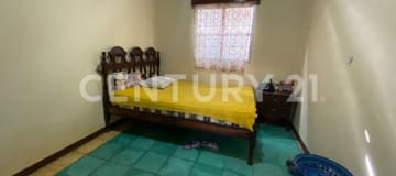 Casa cerca del mar: 4 dormitorios, ideal para negocio o vivir