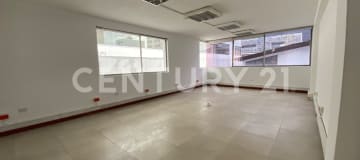 Edificio corporativo en La Carolina: 780m², 3 pisos y 5 parqueaderos