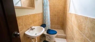 CASA RENTERA DE 5 DEPARTAMENTOS EN VENTA SAMANES 2
