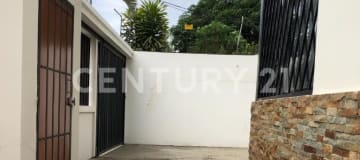 Casa en Ciudadela los Almendros: 4 dormitorios y terraza