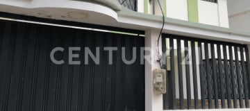 Casa en Ciudadela los Almendros: 4 dormitorios y terraza