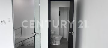 Oficina 75m² en Olivos Tower - Alquiler $900 + IVA