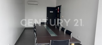 Oficina 75m² en Olivos Tower - Alquiler $900 + IVA