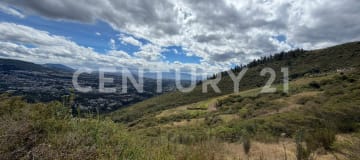 Terreno de 10.000m² en faldas del Ilaló con privacidad