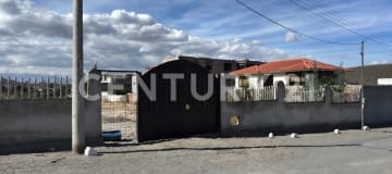 Terreno 2,790 m² con planos aprobados en Mitad del Mundo