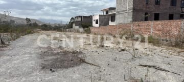 Terreno 2,790 m² con planos aprobados en Mitad del Mundo