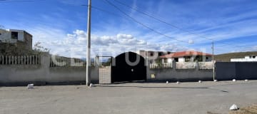 Terreno 2,790 m² con planos aprobados en Mitad del Mundo