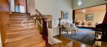 Casa a desnivel en El Batán con 4 dormitorios y 356m² terreno
