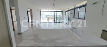 Depto. 175m² en Icon Bay. 3 dormitorios, 2 parqueos. $340K
