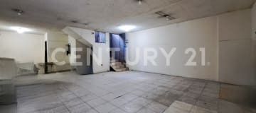 Bodega comercial de 63 m² en Av. 10 de Agosto, uso comercial