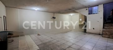 Bodega comercial de 63 m² en Av. 10 de Agosto, uso comercial