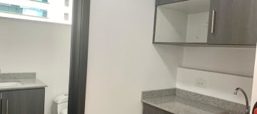 VENTA OFICINA, PISO 5, LA CAROLINA, EDIFICIO CORPORATIVO