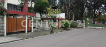 Terreno 442m² en Guangüiltagua para edificio o remodelación