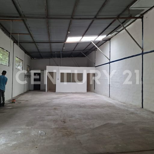 Galpón industrial de 278.80 m² en sector estratégico