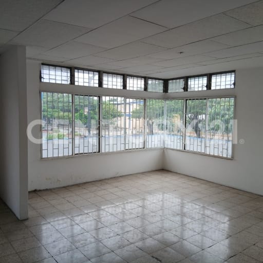 Local 252m² en Av. Kennedy - Alto flujo comercial