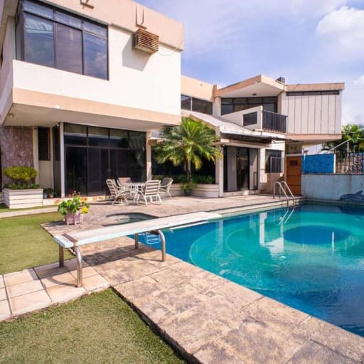 Casa en venta en Lomas de Urdesa