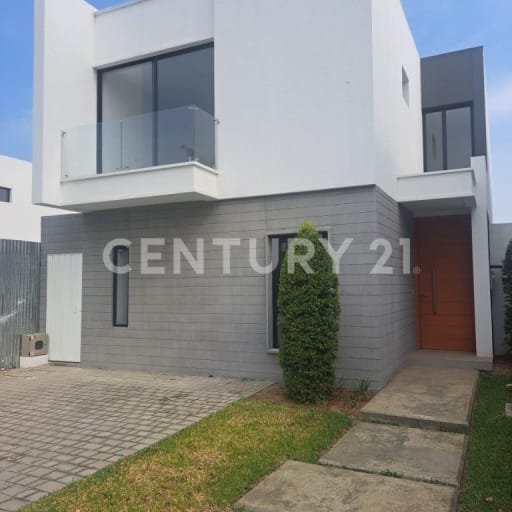 Casa de 2 plantas en sector residencial por $278,000