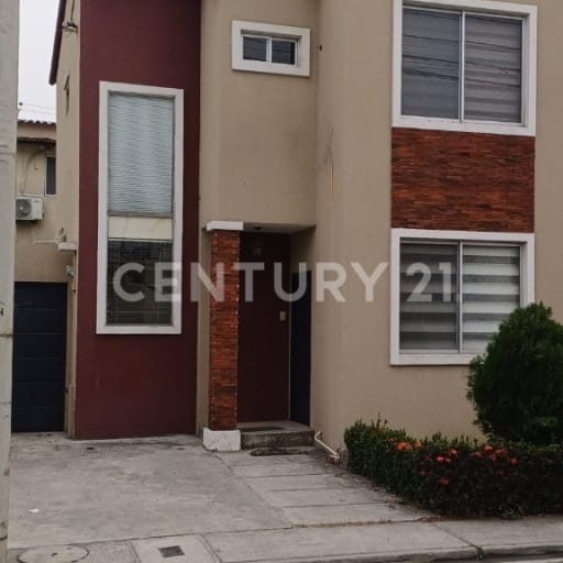 Casa 3 hab. en urbanización privada con piscina y seguridad