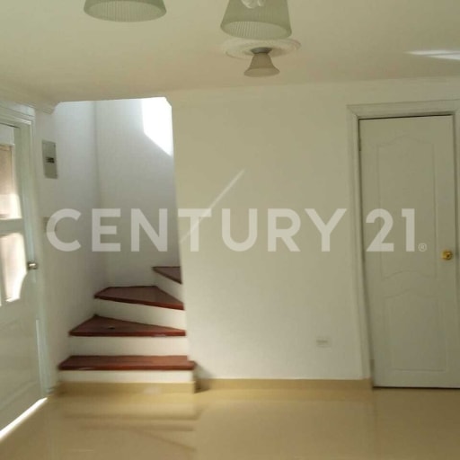 Casa 3 dormitorios ANT: parqueaderos, áreas sociales y más