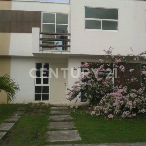 Local comercial 980m2 con bodega en Urdesa