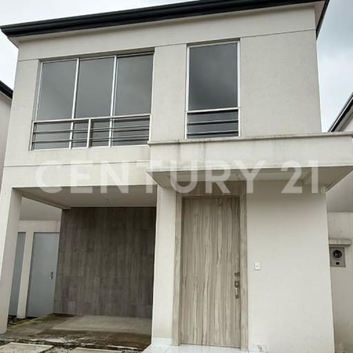 Casa en Millenium Village, 3 dormitorios - $189.88K