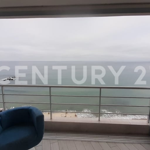 Departamento frente al mar en Salinas con vista panorámica