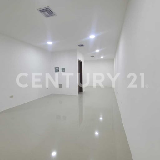 Oficinas 40m² en Clínica Internacional de la Visión. $620 + alícuota