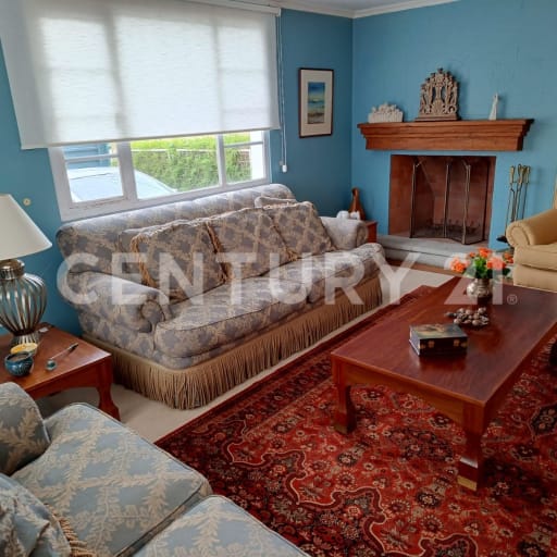 Casa amplia en venta en Cumbayá