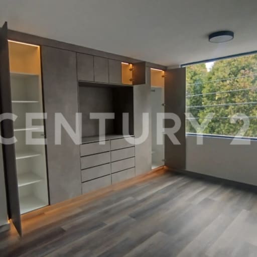 Depto. 97m² en renta con patio y 2 parqueaderos - A4