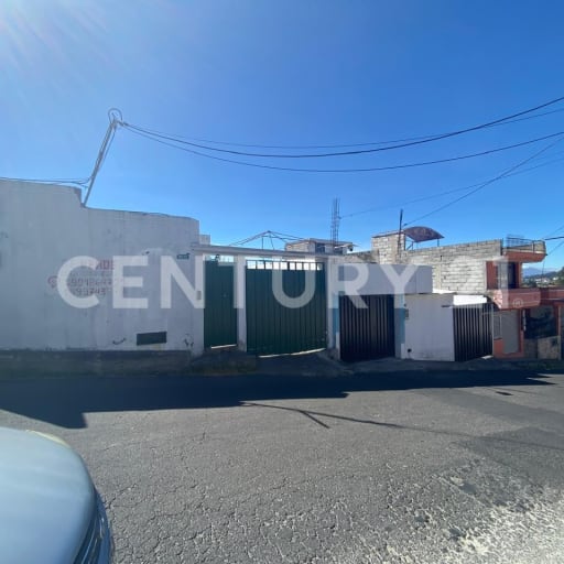 Casa en Amagasi del Inca, 3 dormitorios y 4 parqueaderos