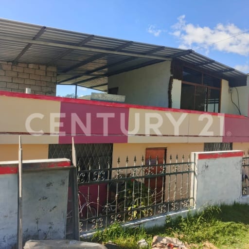 Casa de 220 m² cerca de la Politécnica con garaje para 5 autos