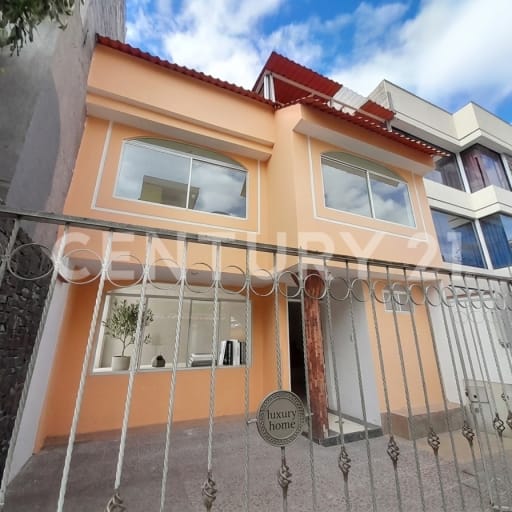Casa en arriendo en Urbanización 6 de Junio, Conocoto