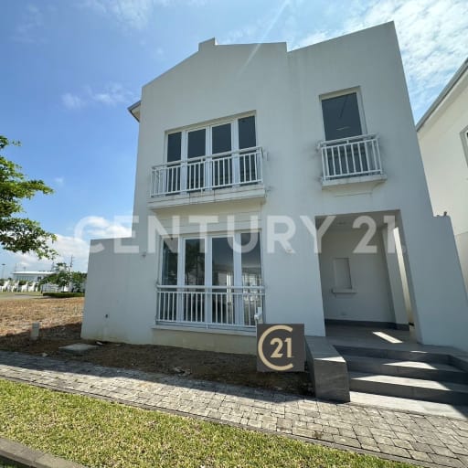 Casa moderna en Samborondón, 3 hab., piscina y club social