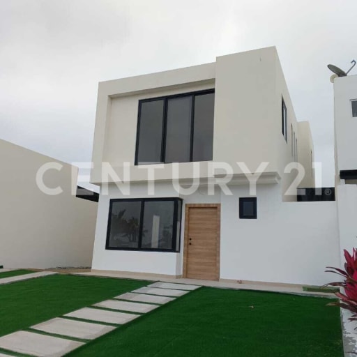 Casa moderna en Punta Blanca con vista a áreas recreativas