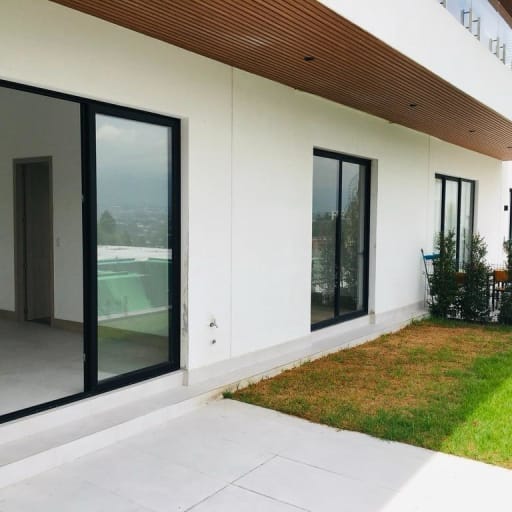 Departamento en Cumbayá, Dos habitaciones, bodega, y parqueadero IR