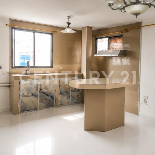 Departamento luminoso de 2 dormitorios, 3er piso, sin parqueadero