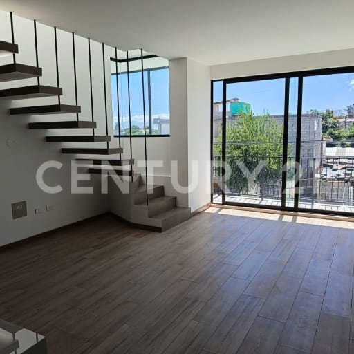 Departamento con piscina en venta en Tumbaco