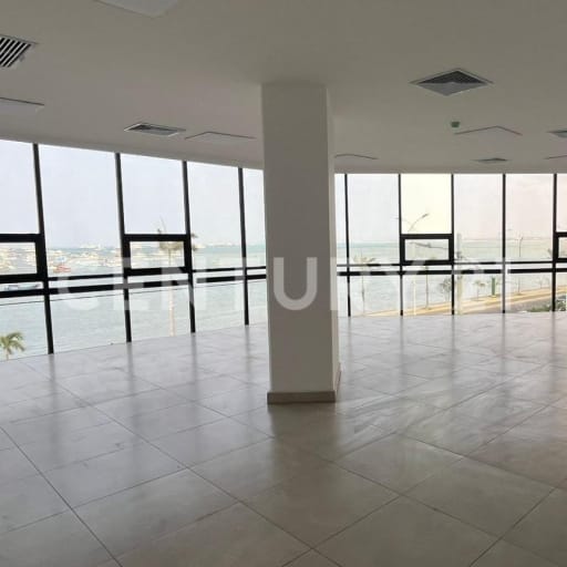 Oficinas premium desde $12/m² en Malecón de Manta