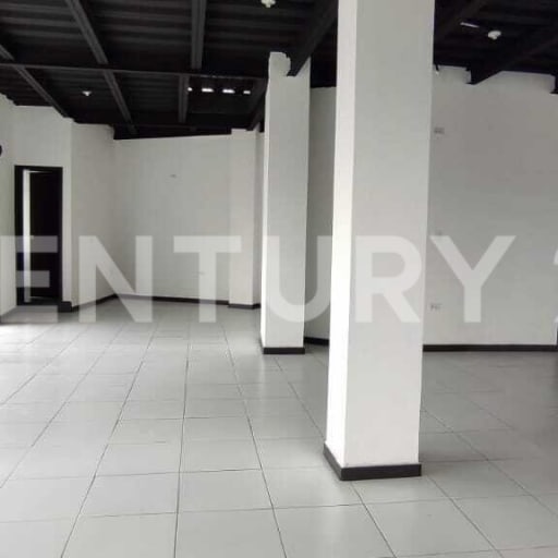 Local comercial 200m² en Capelo - Versátil y bien ubicado